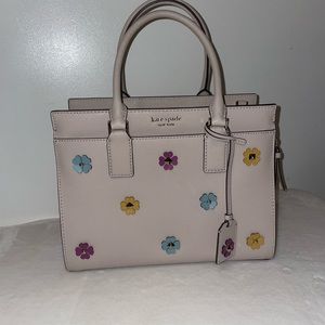 Kate Spade rare fem flower purse perf 4 spring.  Unique for a GREAT PRICE